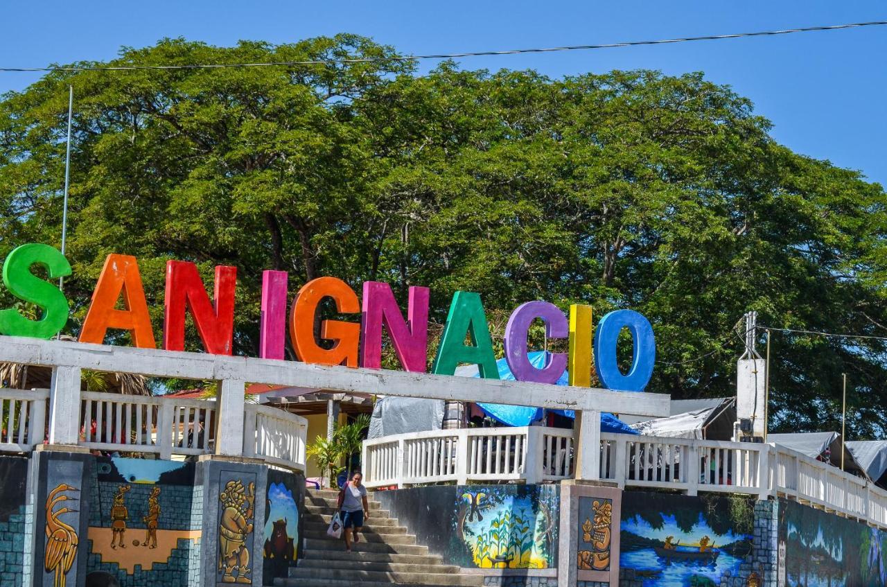 Albergue Bella'S Backpackers Cayo San Ignacio Exterior foto